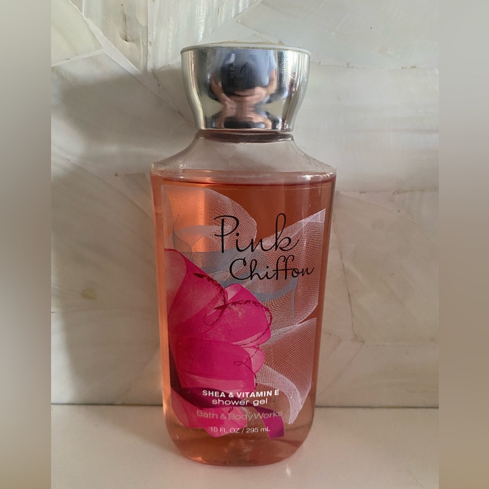 NEW Bath & Body Works Pink Chiffon Body Wash - FULL SIZE